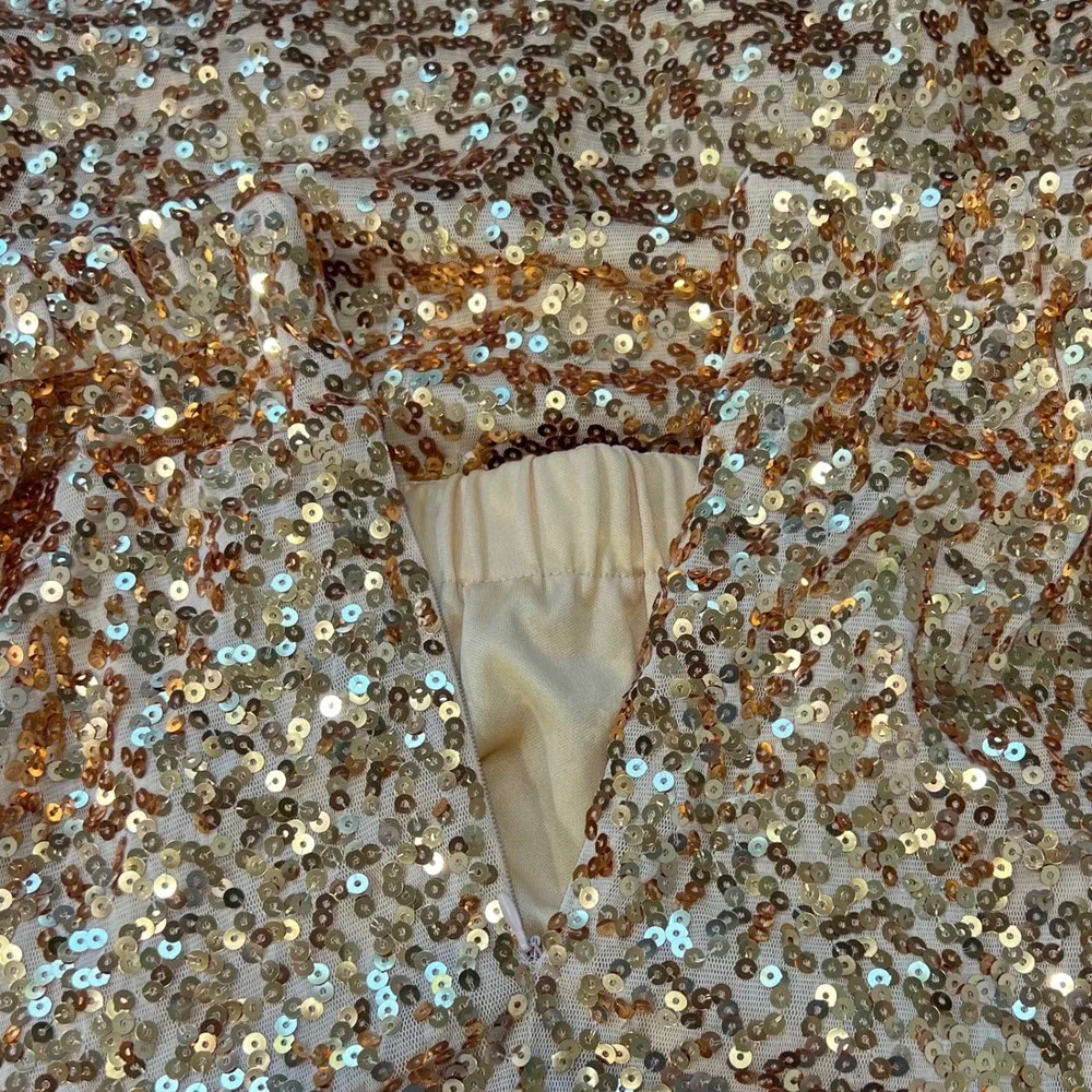 N/A dazzling sequins